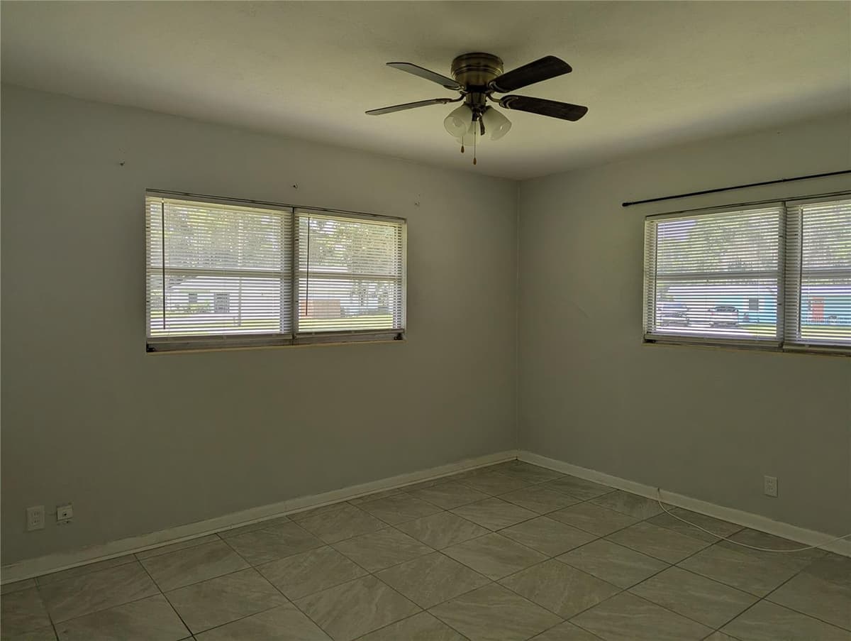 7633 CRESCENT LOOP — photo 8 of 40