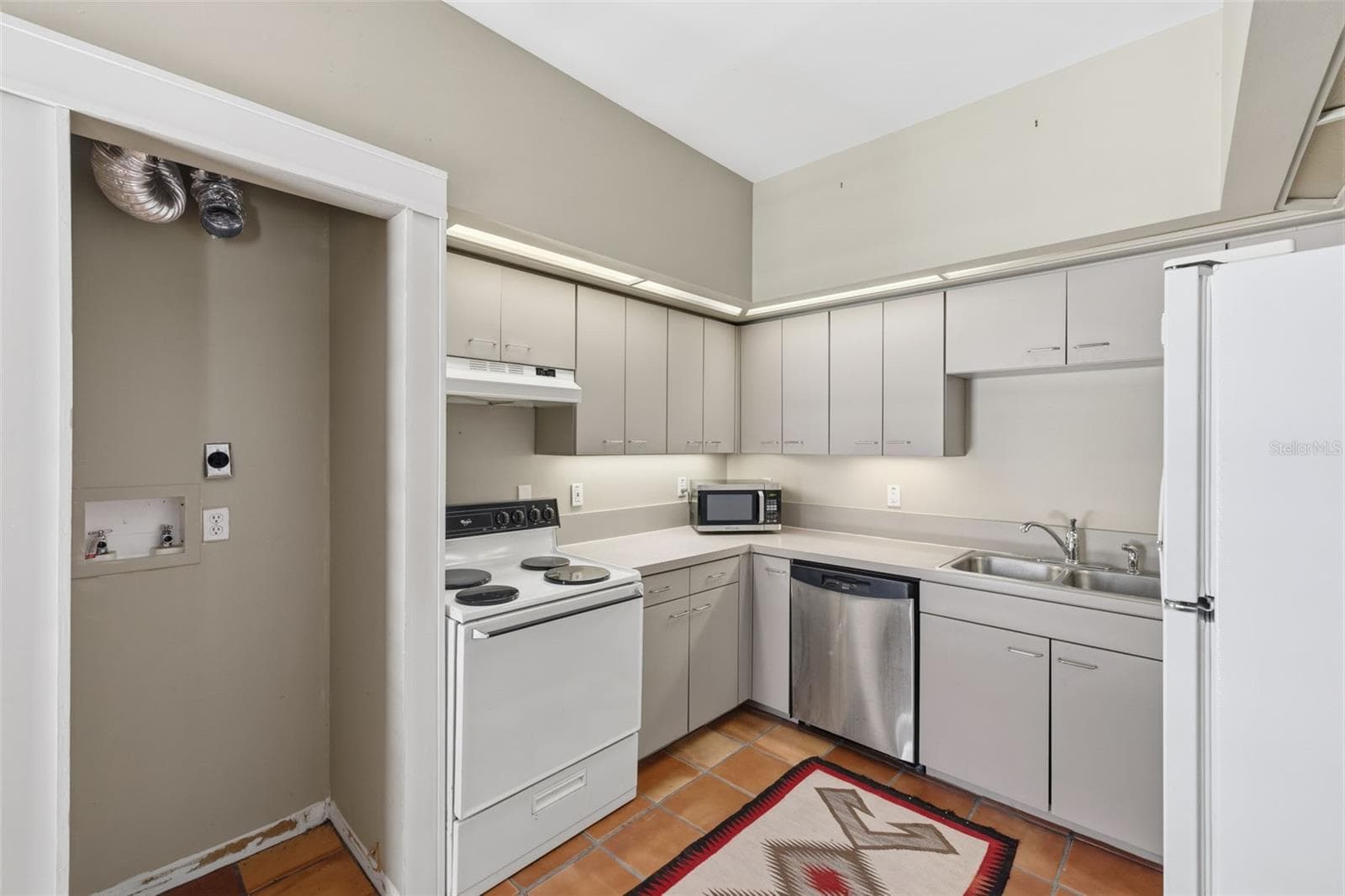 912 FREMONT AVENUE — photo 42 of 59