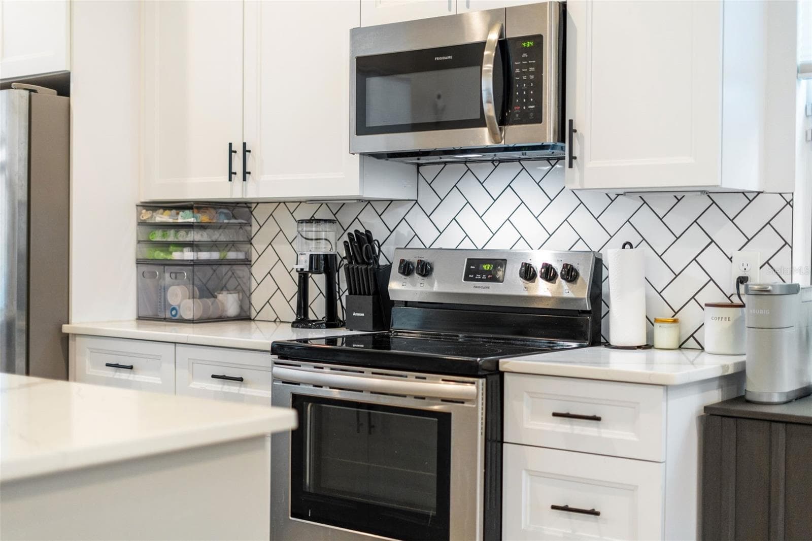 2401 AMHERST AVENUE — photo 15 of 31