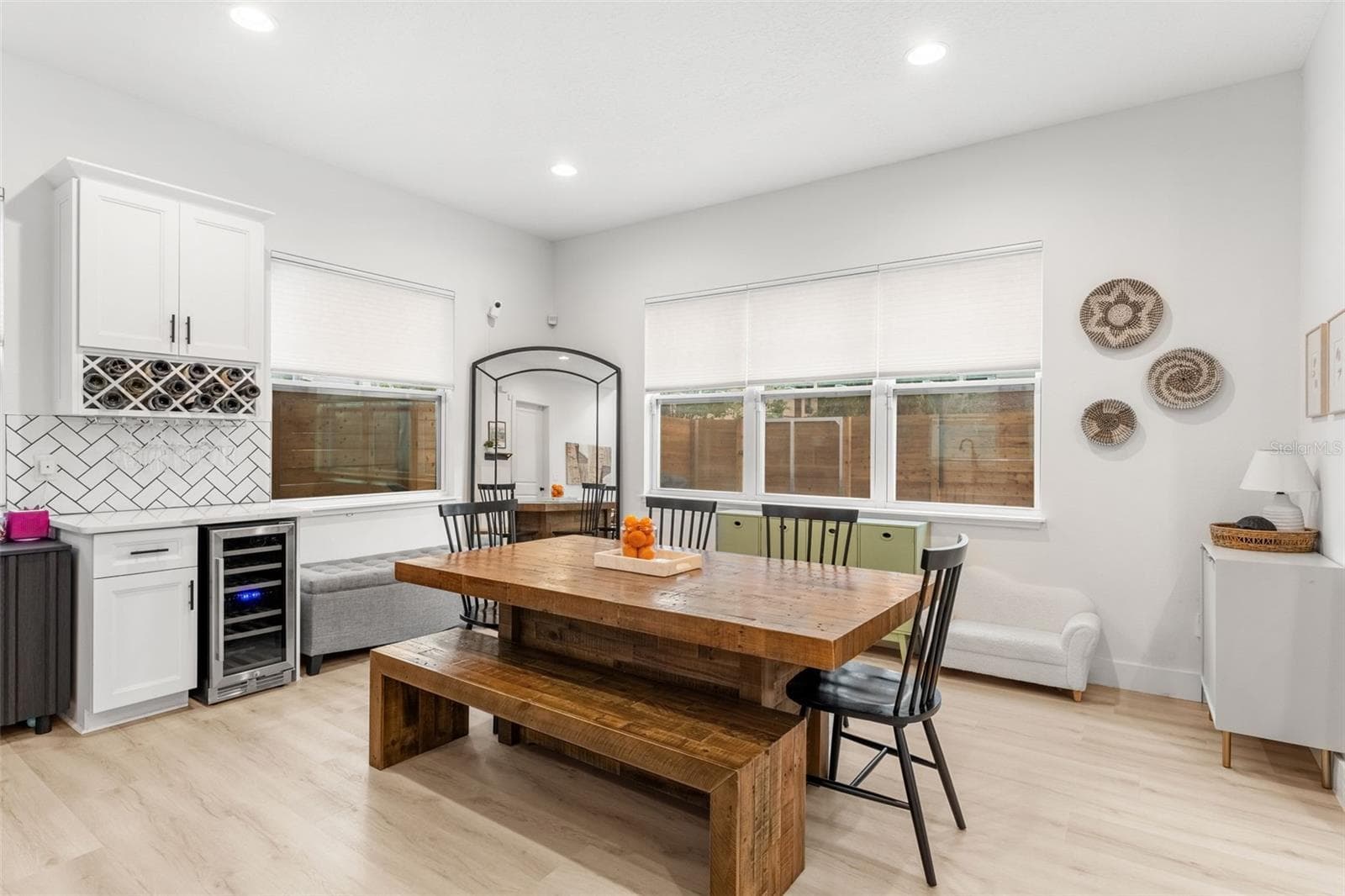2401 AMHERST AVENUE — photo 11 of 31