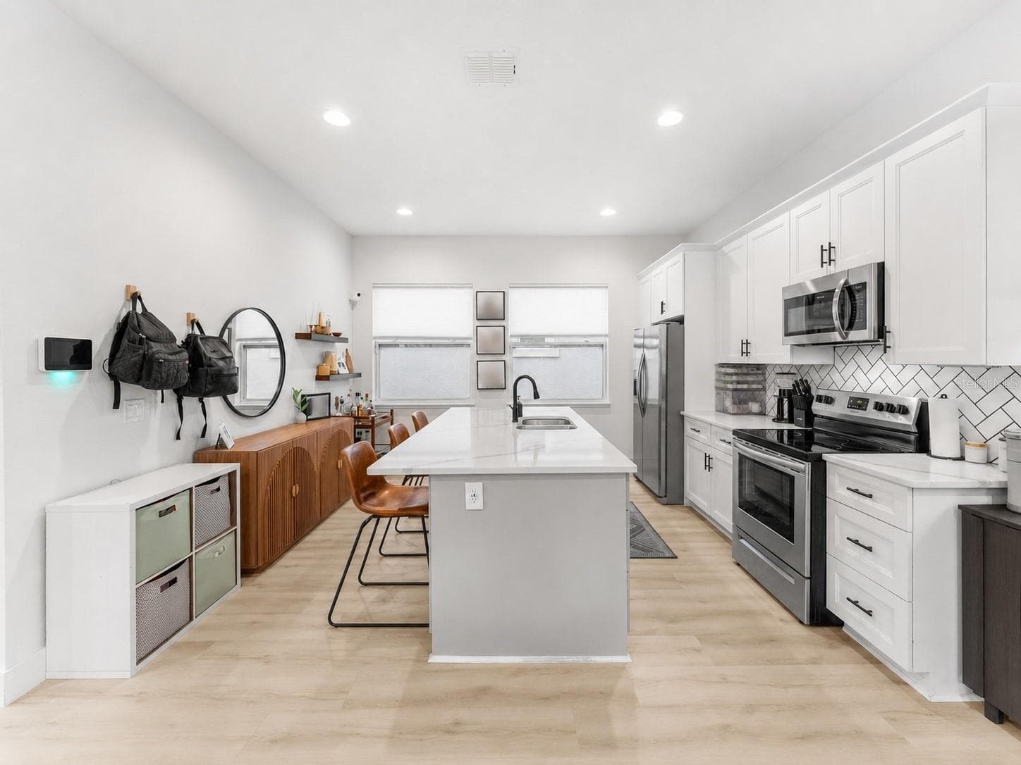 2401 AMHERST AVENUE — photo 13 of 31