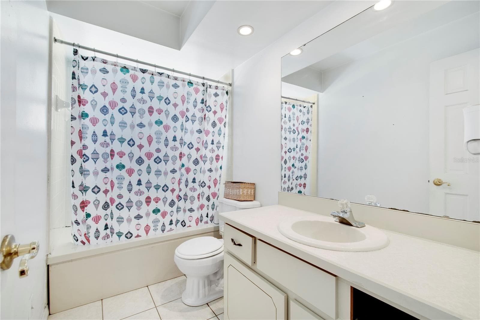 8628 GRANADA BOULEVARD — photo 31 of 54