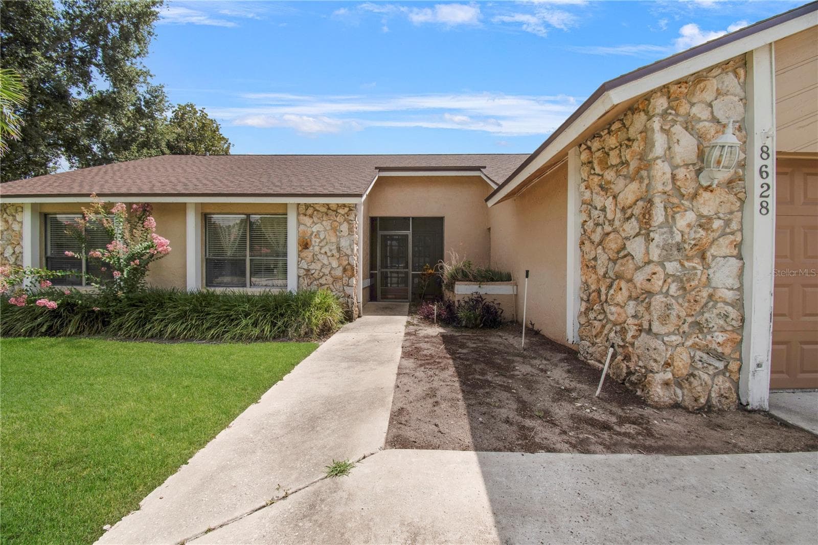 8628 GRANADA BOULEVARD — photo 4 of 54