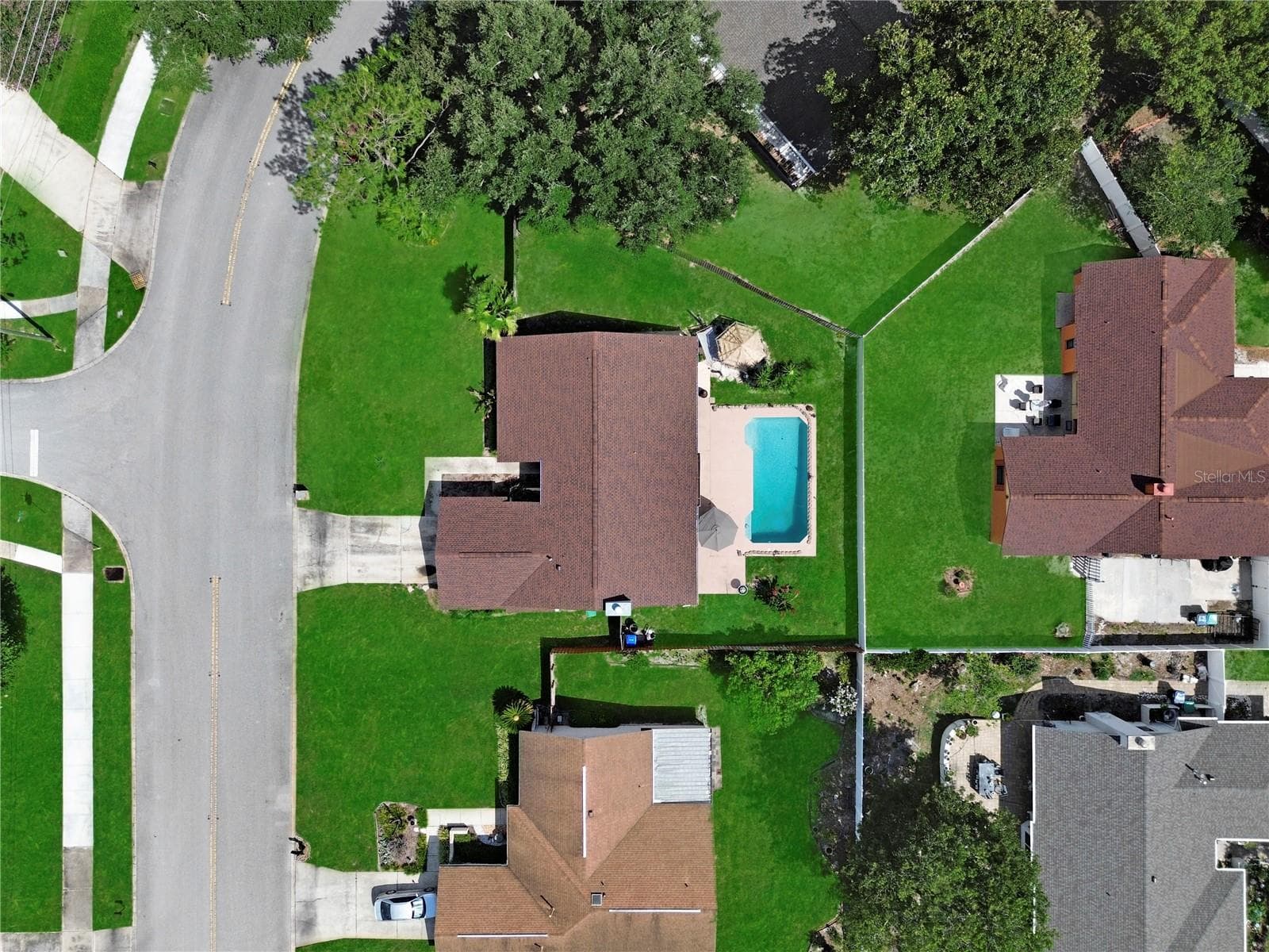 8628 GRANADA BOULEVARD — photo 36 of 54