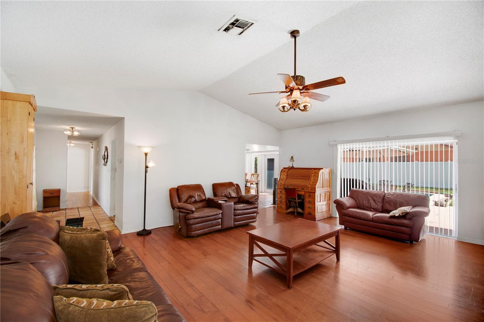 8628 GRANADA BOULEVARD — photo 8 of 54