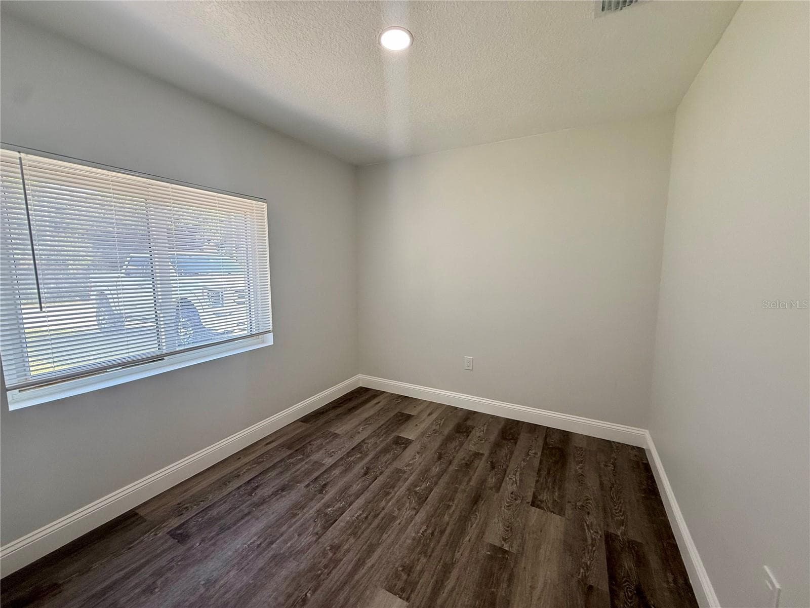 825 CHURCH AVE — photo 24 of 28