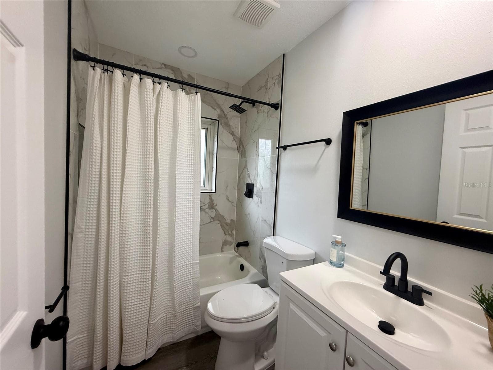 825 CHURCH AVE — photo 15 of 28