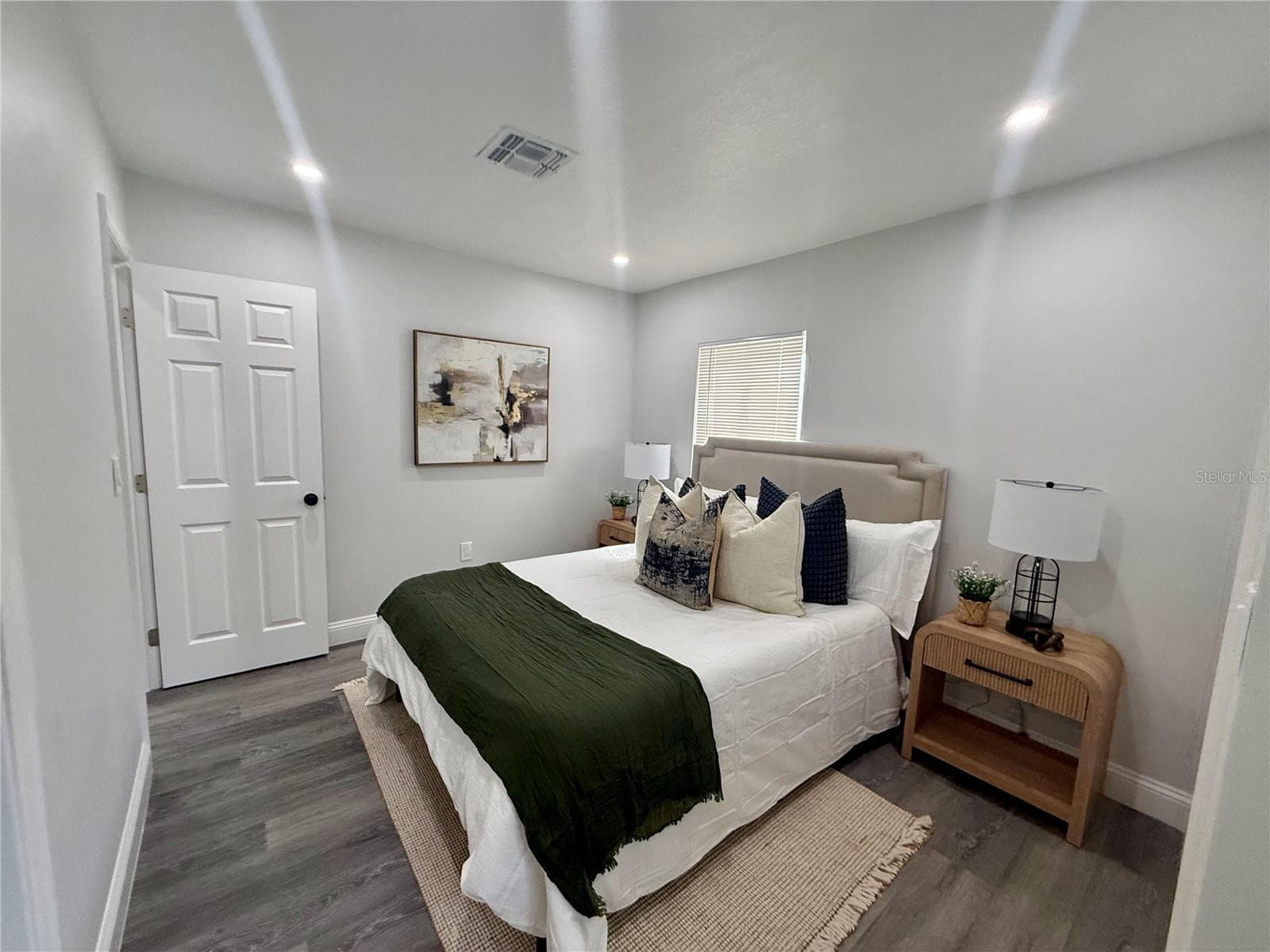 825 CHURCH AVE — photo 17 of 28
