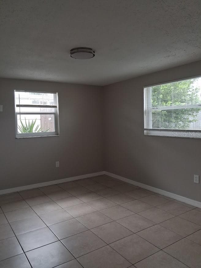 4926 COLONNADE AVENUE — photo 17 of 25
