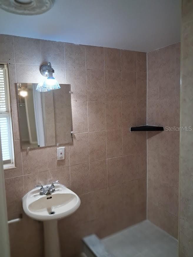 4926 COLONNADE AVENUE — photo 15 of 25