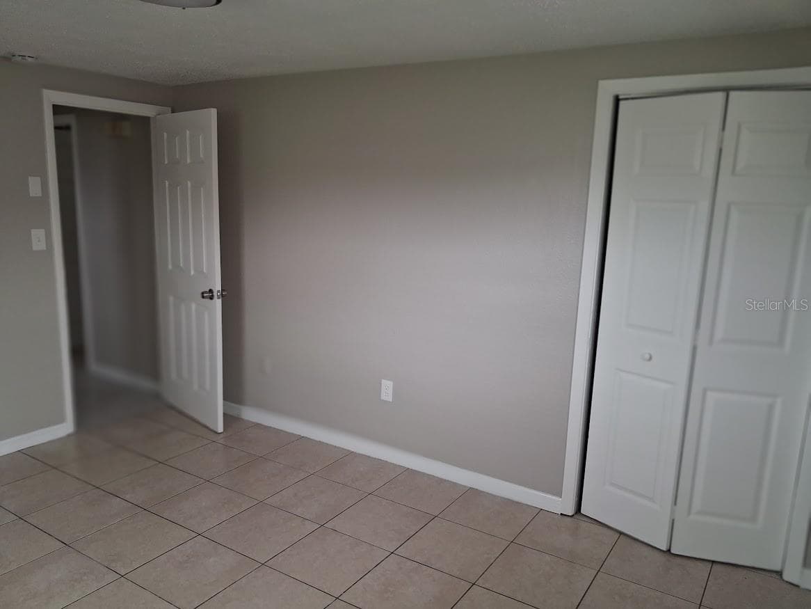 4926 COLONNADE AVENUE — photo 8 of 25