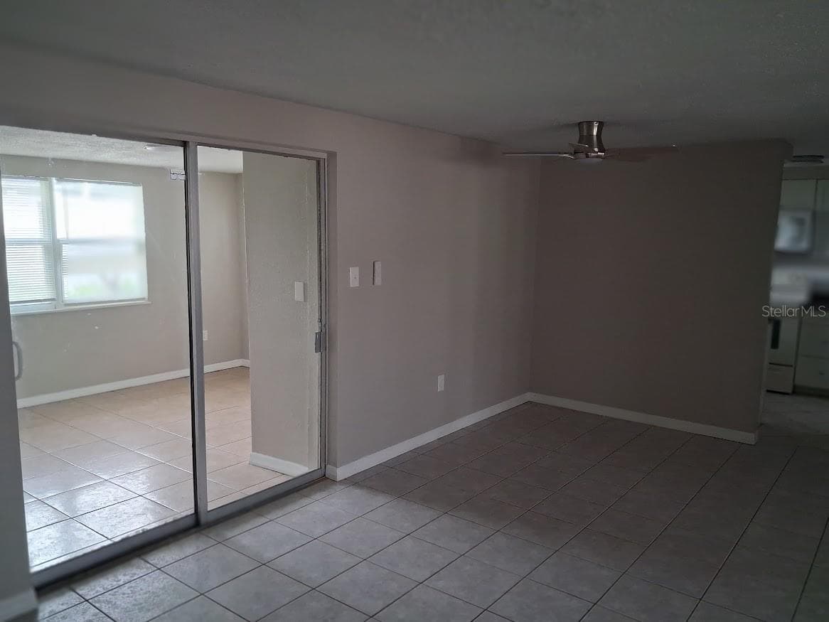 4926 COLONNADE AVENUE — photo 13 of 25