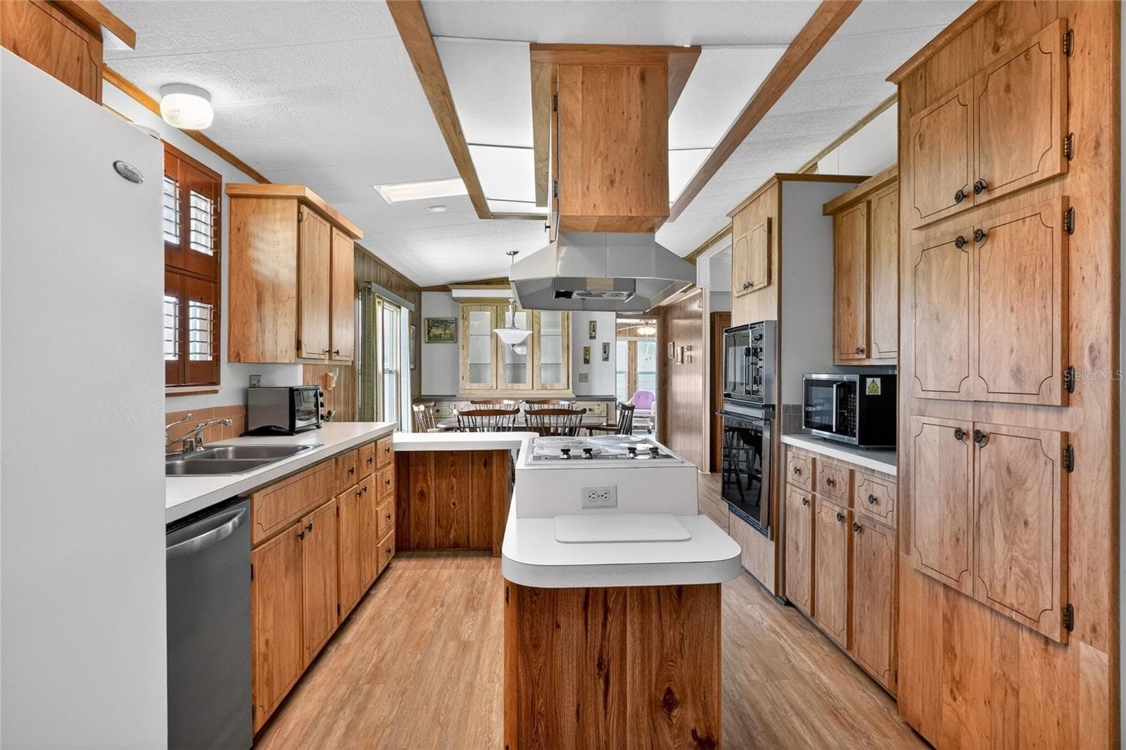 2055 FLORAL AVENUE — photo 13 of 62