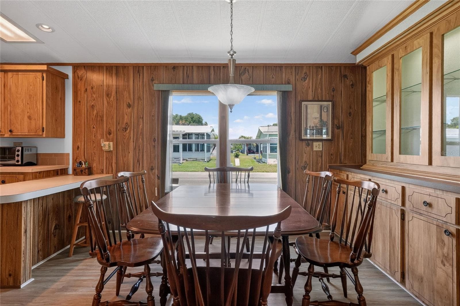 2055 FLORAL AVENUE — photo 14 of 62