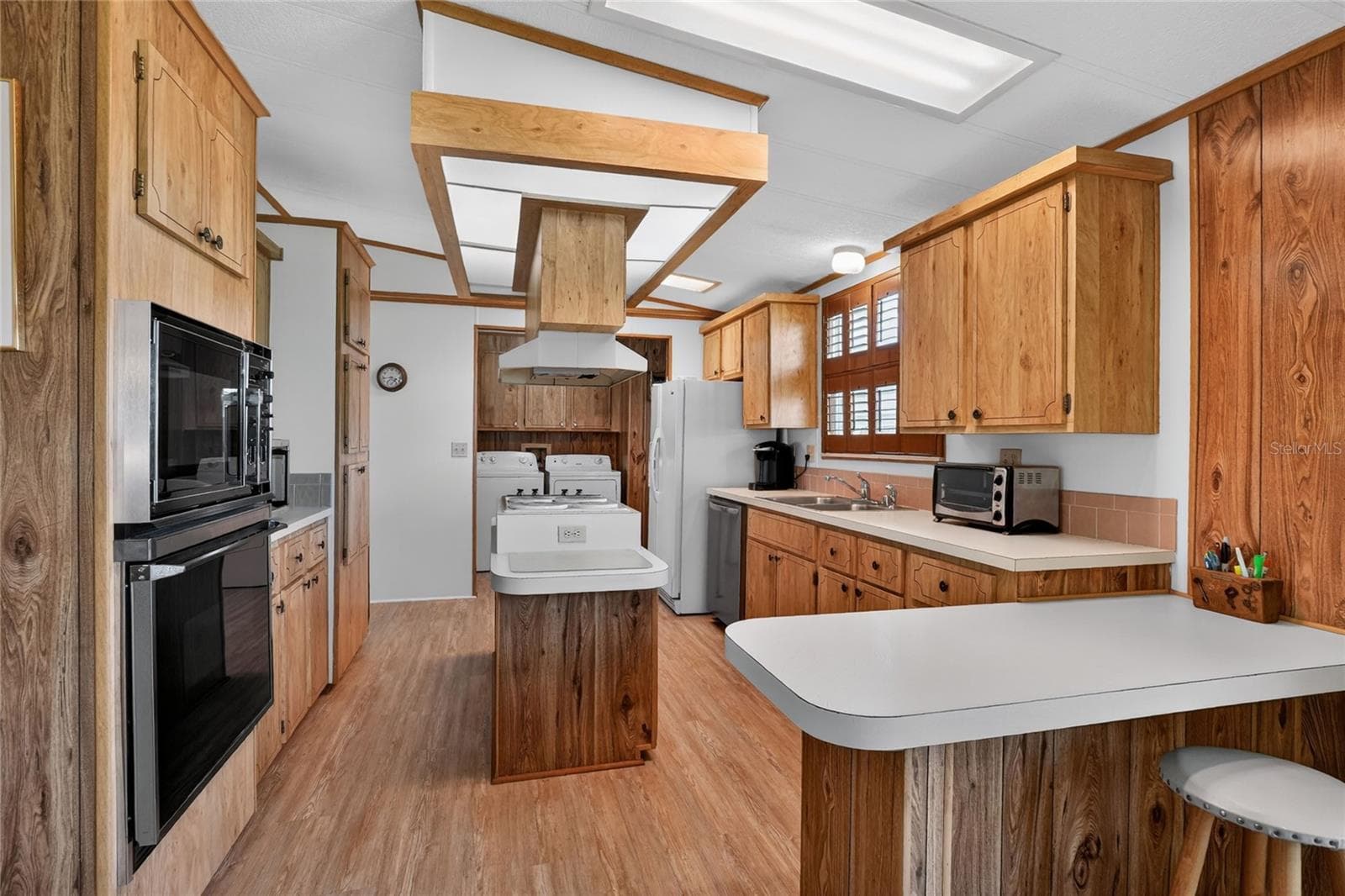 2055 FLORAL AVENUE — photo 9 of 62