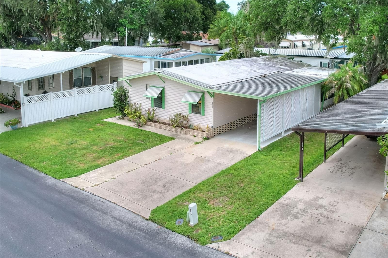 2055 FLORAL AVENUE — photo 4 of 47