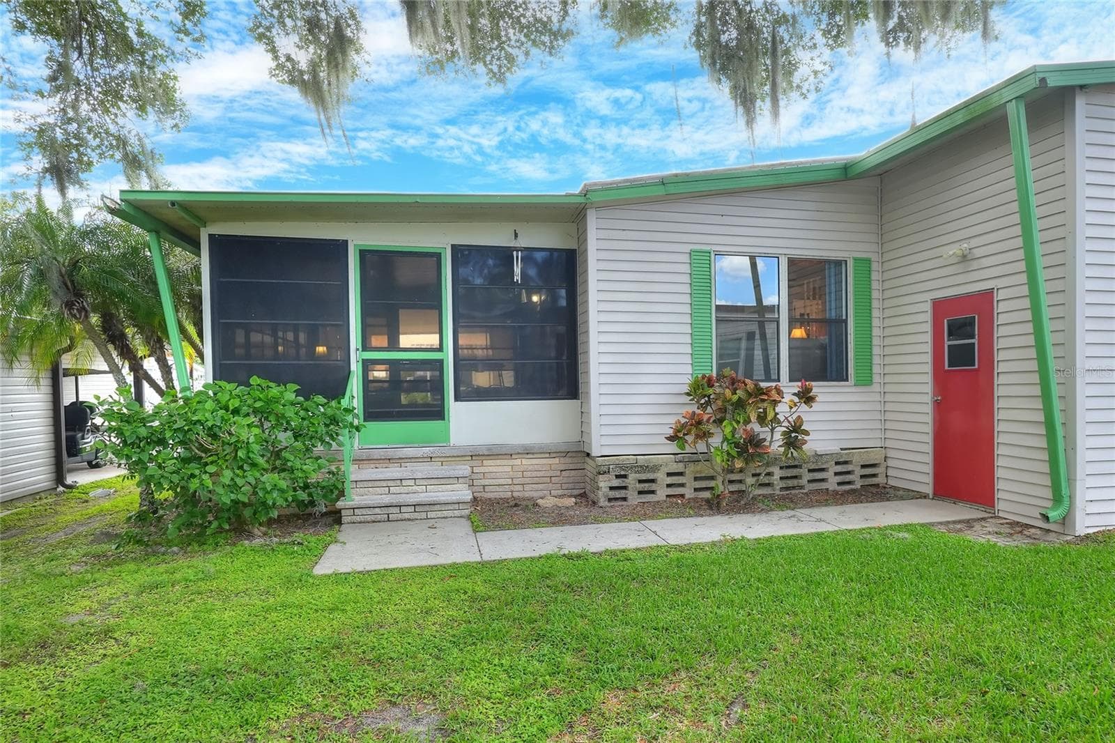 2055 FLORAL AVENUE — photo 33 of 47