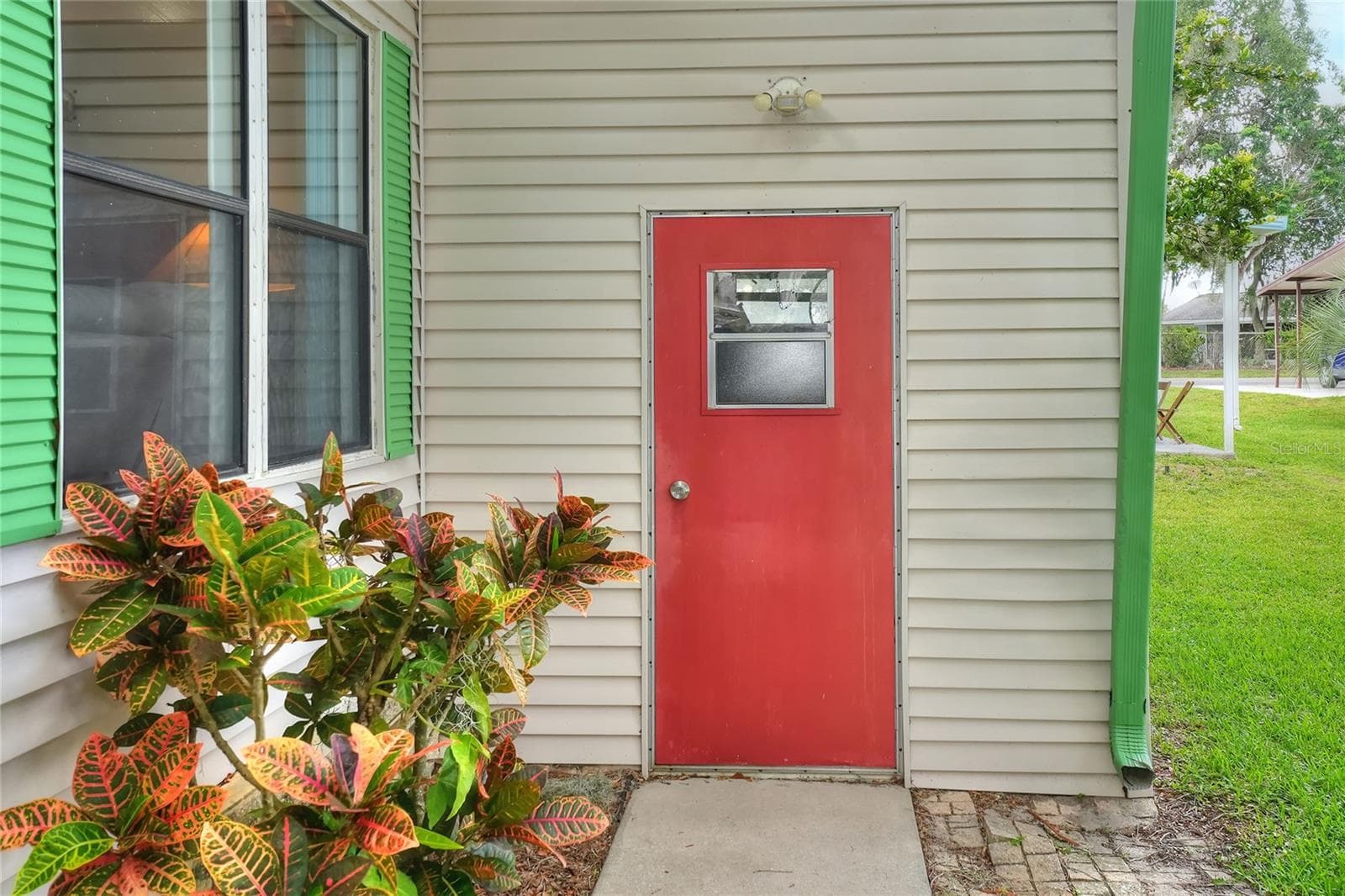 2055 FLORAL AVENUE — photo 34 of 47