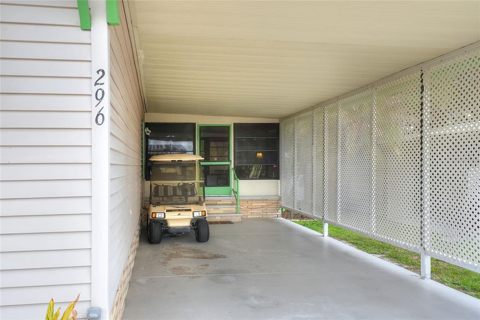2055 FLORAL AVENUE — photo 5 of 47