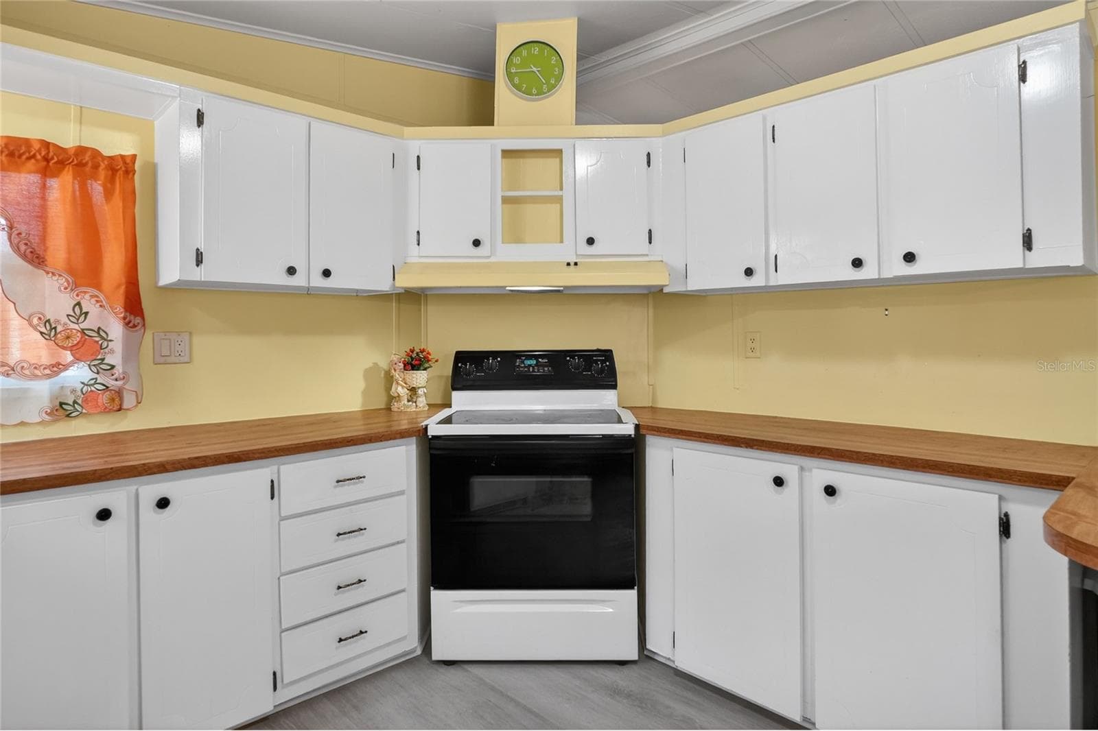 2055 FLORAL AVENUE — photo 17 of 47
