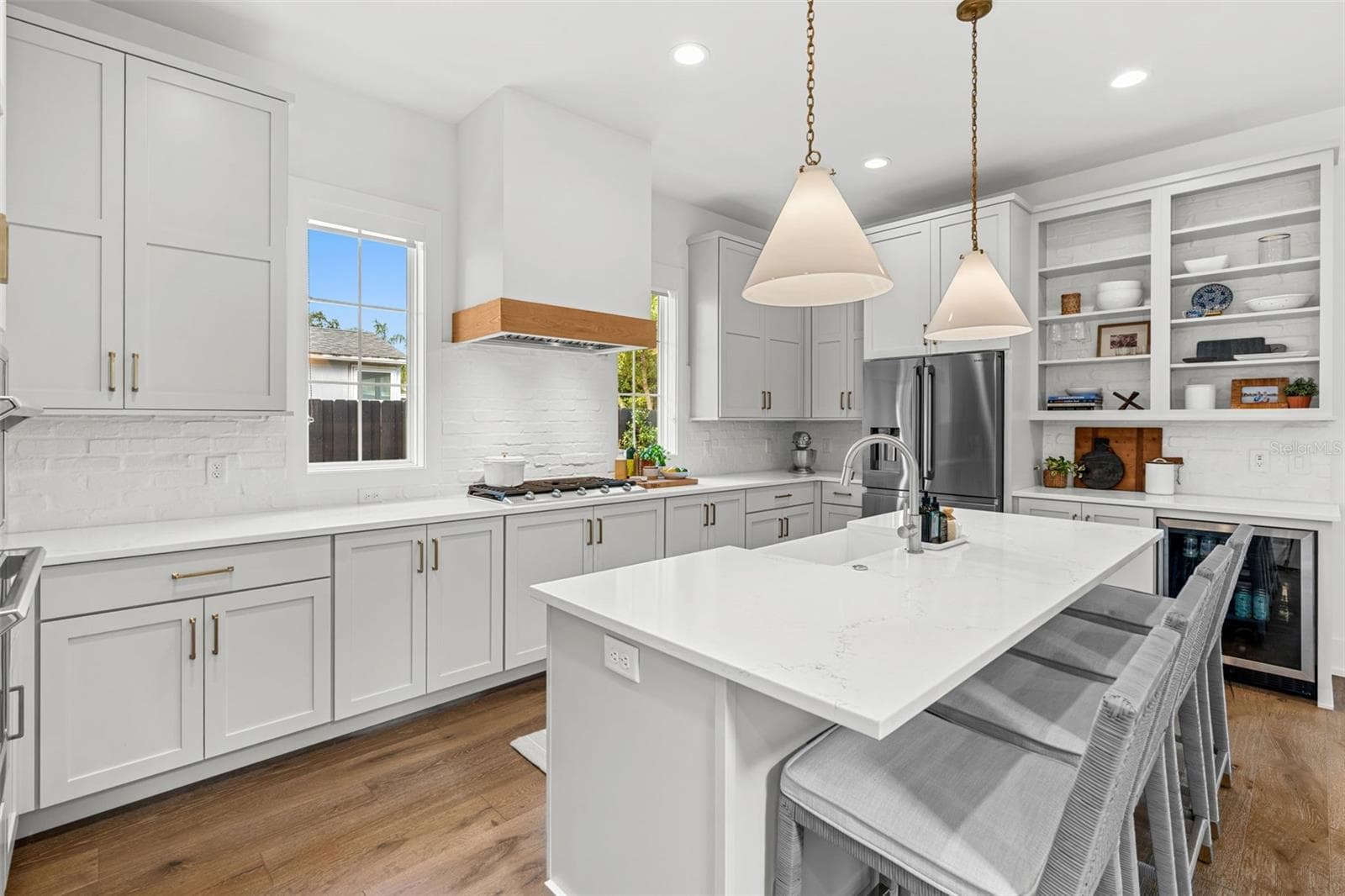 721 GOLFVIEW STREET — photo 11 of 46