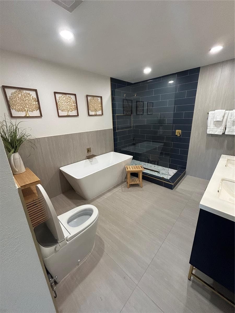 855 BOCA CIEGA ISLE DRIVE — photo 9 of 11
