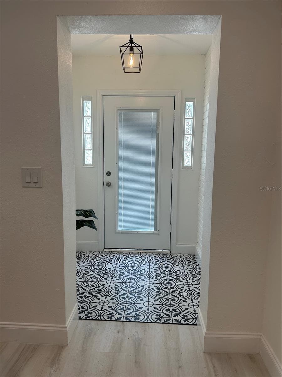 855 BOCA CIEGA ISLE DRIVE — photo 2 of 11