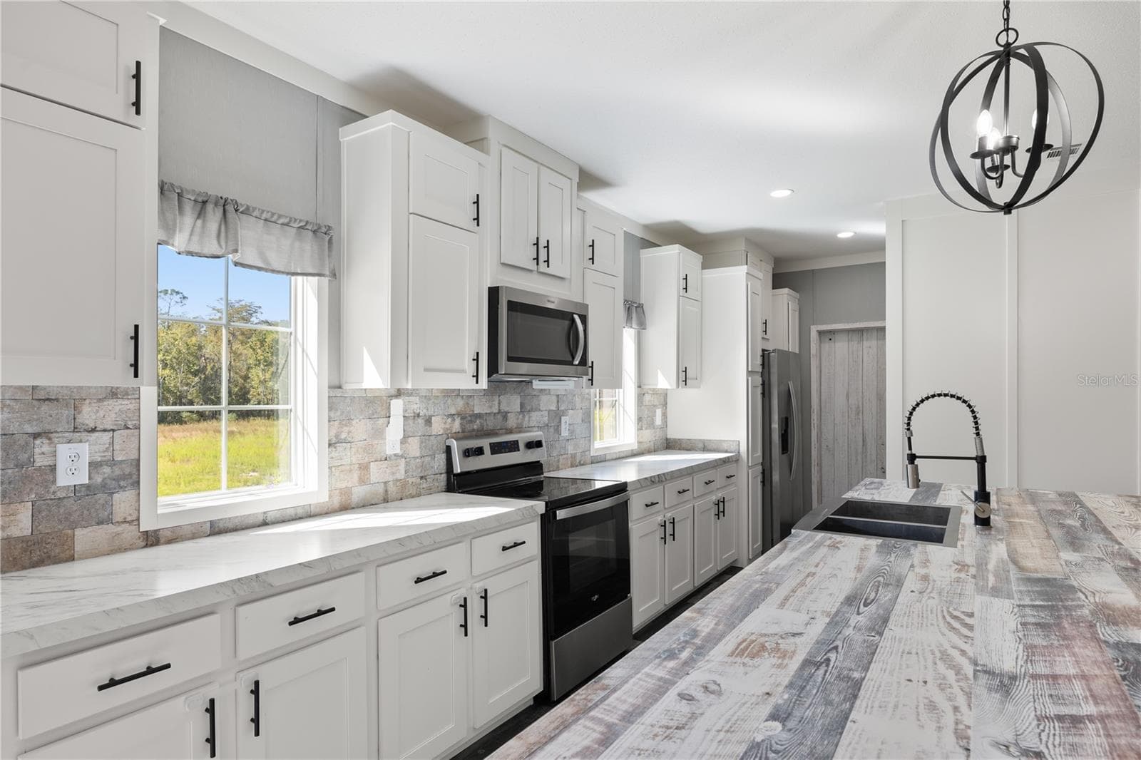 2362 COUNTY ROAD 1469 — photo 4 of 72