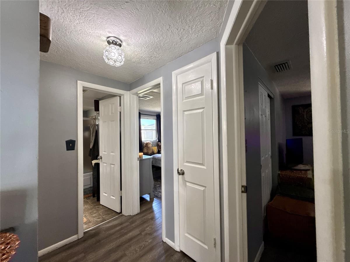1421 WICKHAM LANE — photo 15 of 22