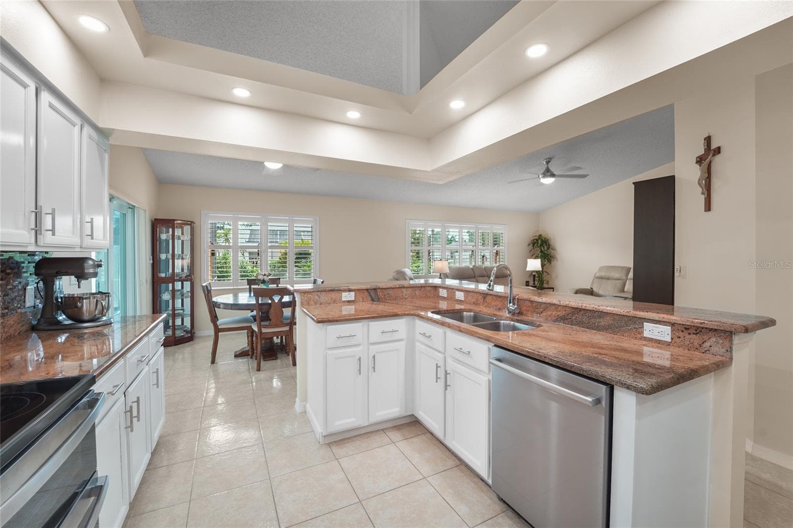 9110 FLAGSTICK LANE — photo 12 of 52