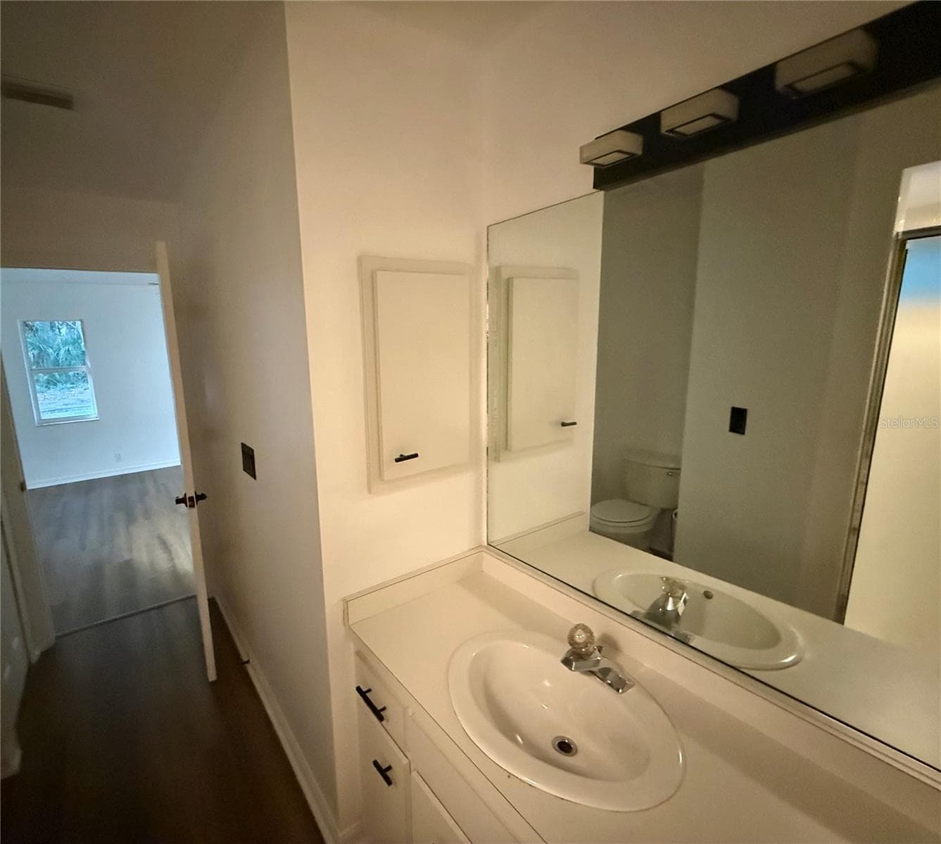 3500 PRICE BOULEVARD — photo 16 of 25