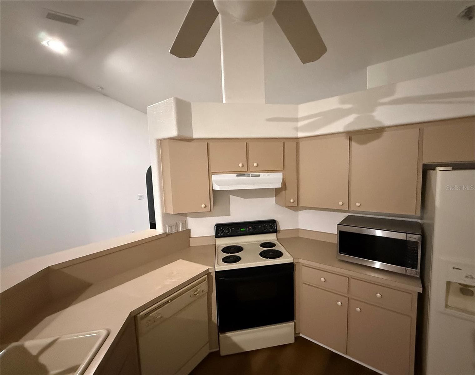 3500 PRICE BOULEVARD — photo 10 of 25
