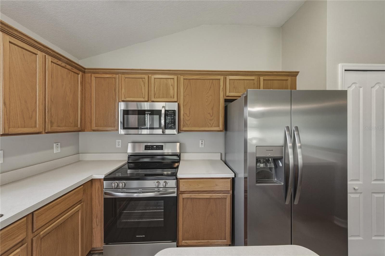 623 STRAW LAKE DRIVE — photo 16 of 62