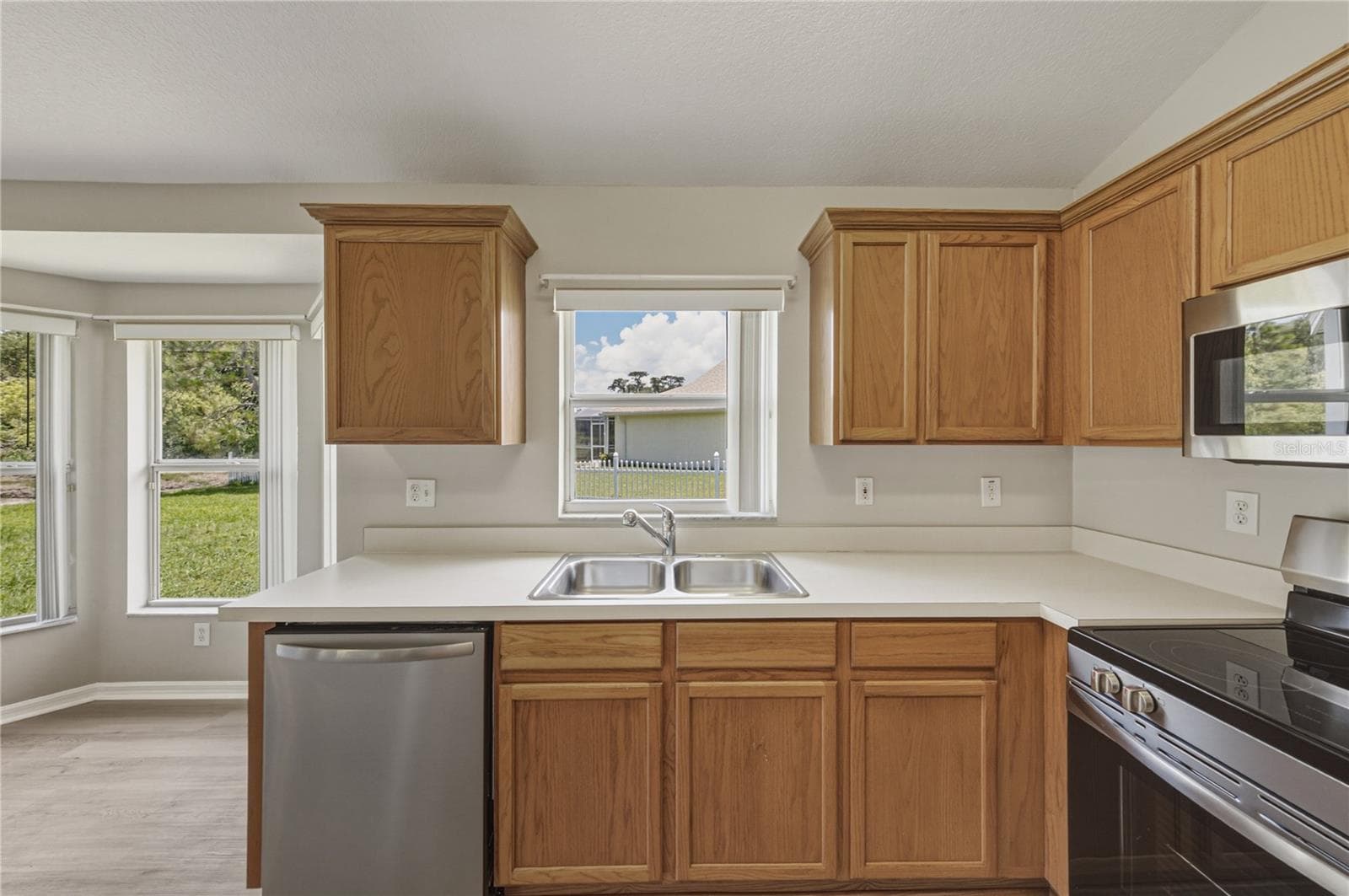 623 STRAW LAKE DRIVE — photo 17 of 62