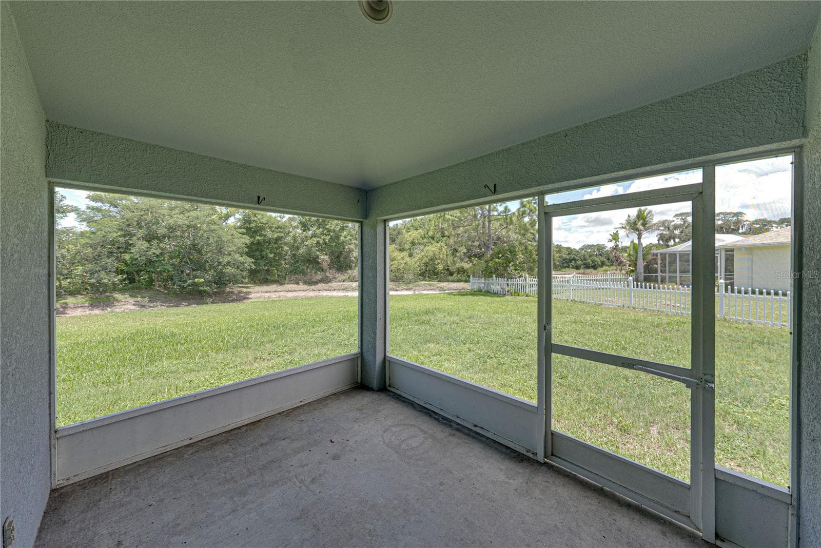 623 STRAW LAKE DRIVE — photo 45 of 62