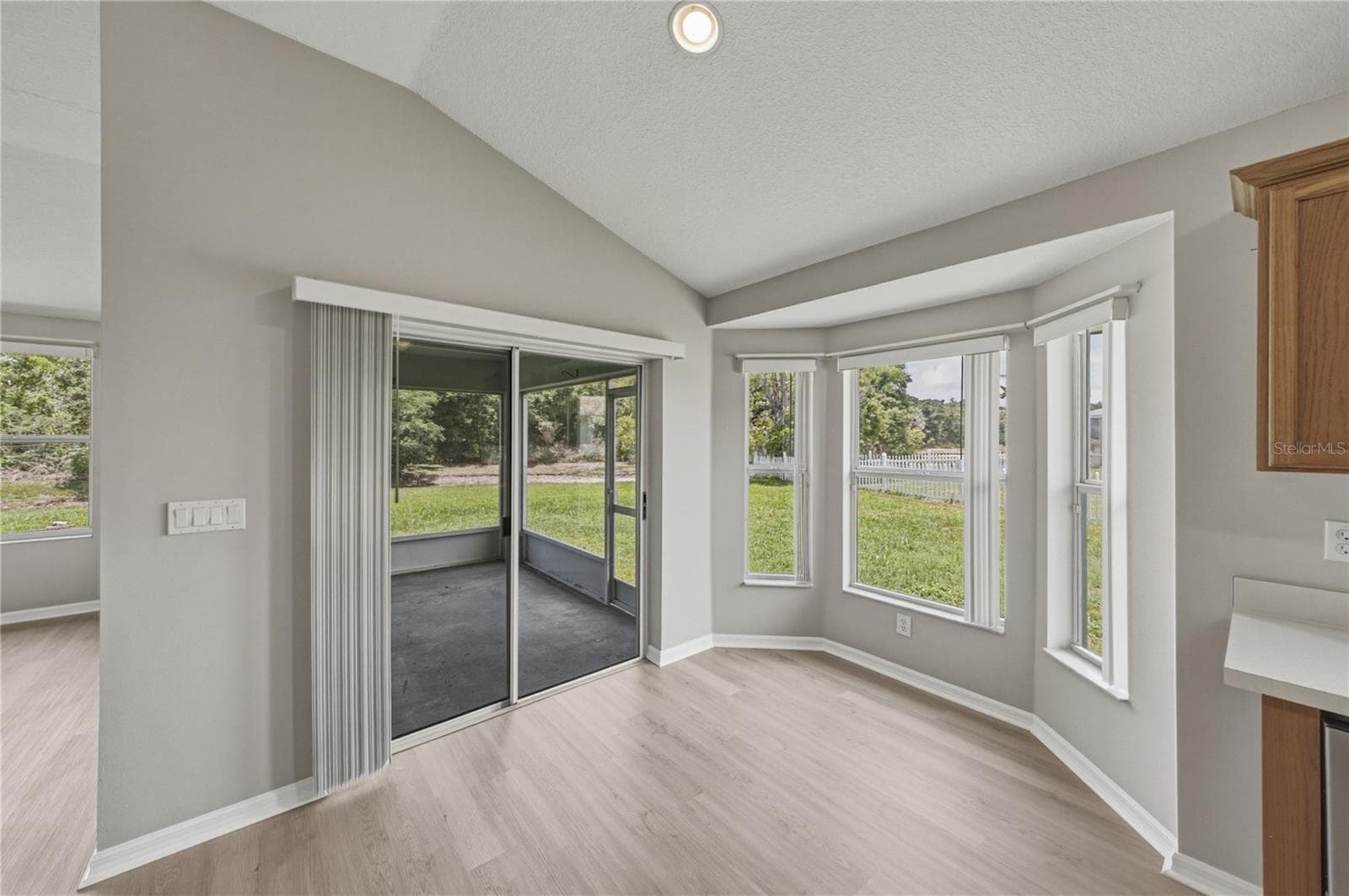 623 STRAW LAKE DRIVE — photo 21 of 62