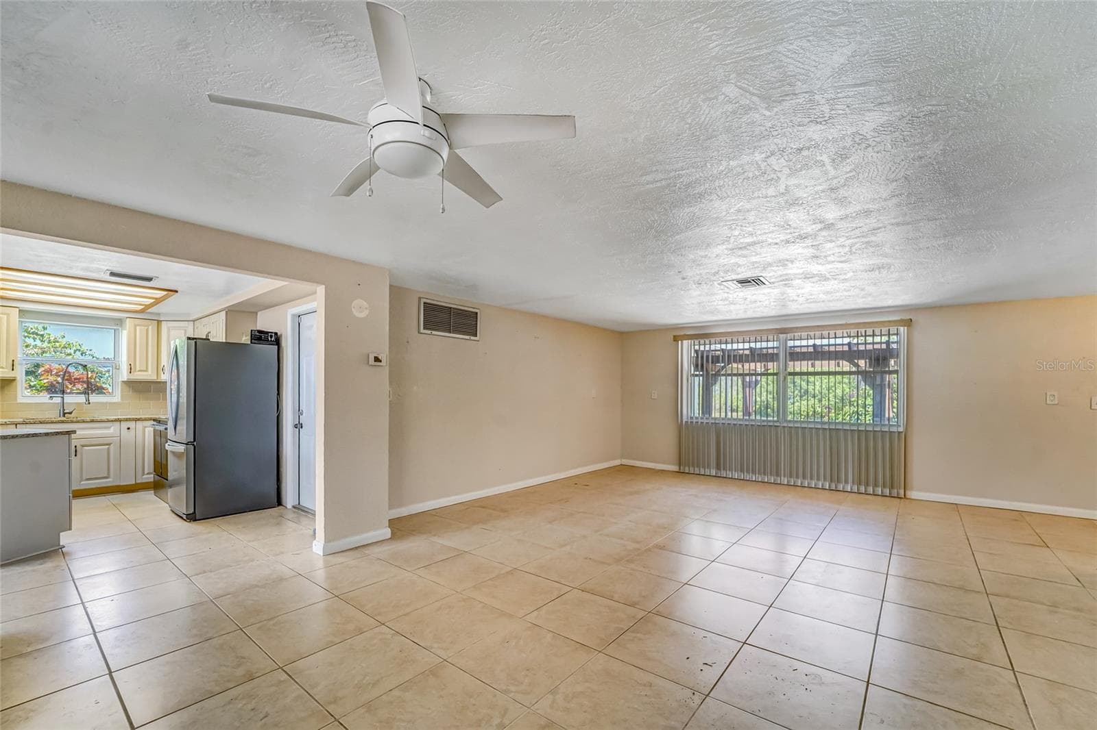 8542 BETTY STREET — photo 15 of 32
