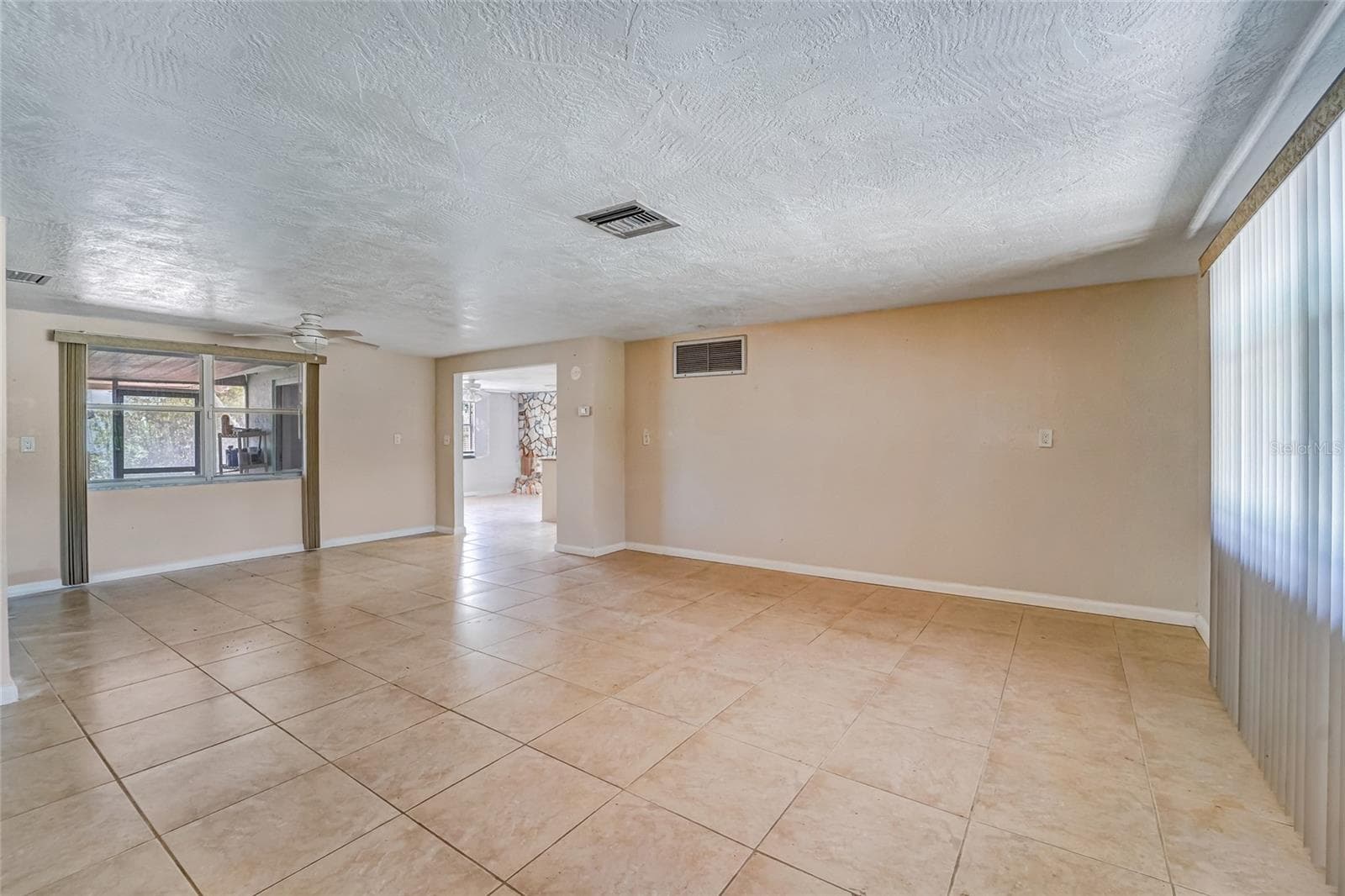 8542 BETTY STREET — photo 13 of 32