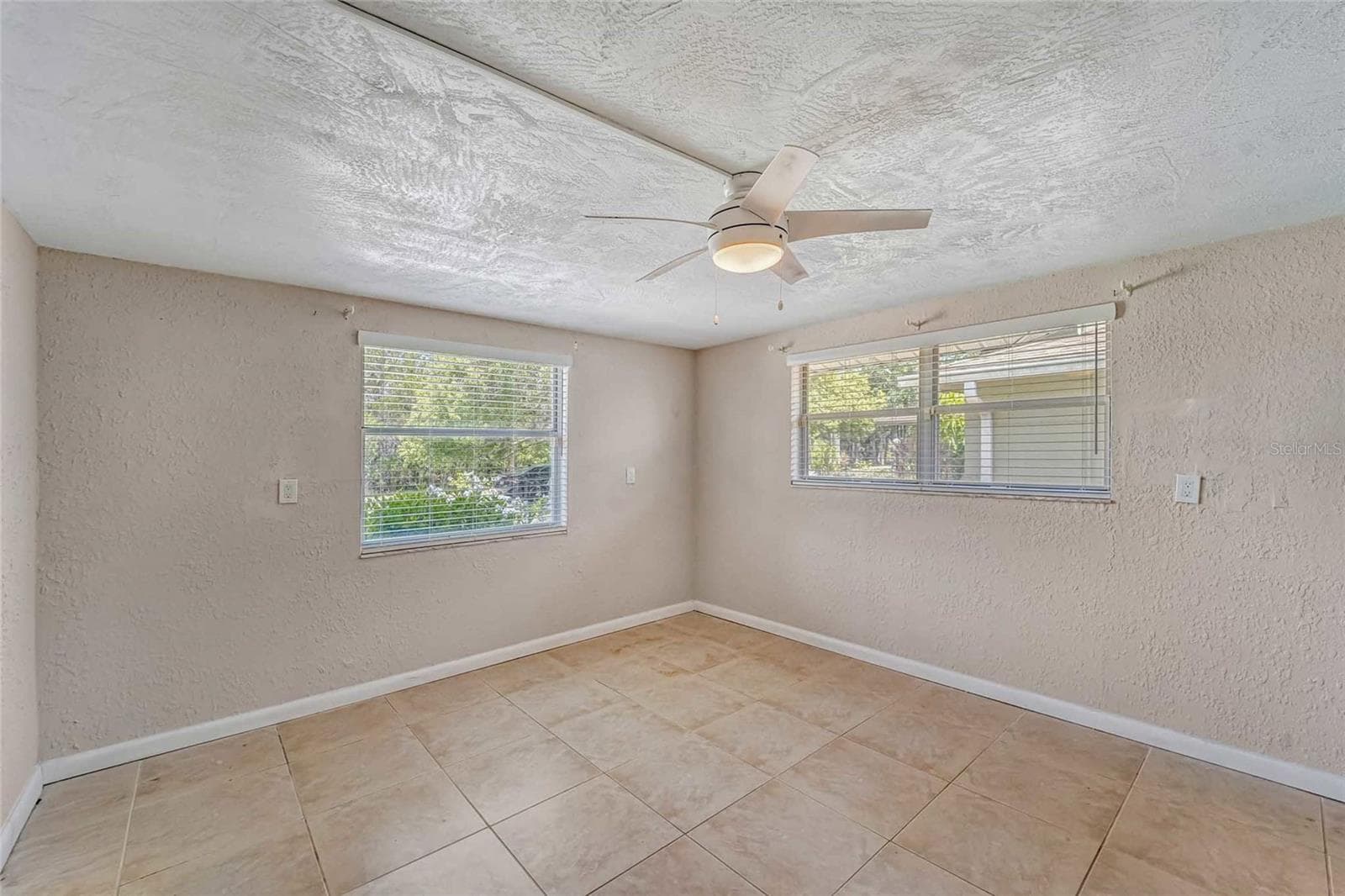 8542 BETTY STREET — photo 22 of 32