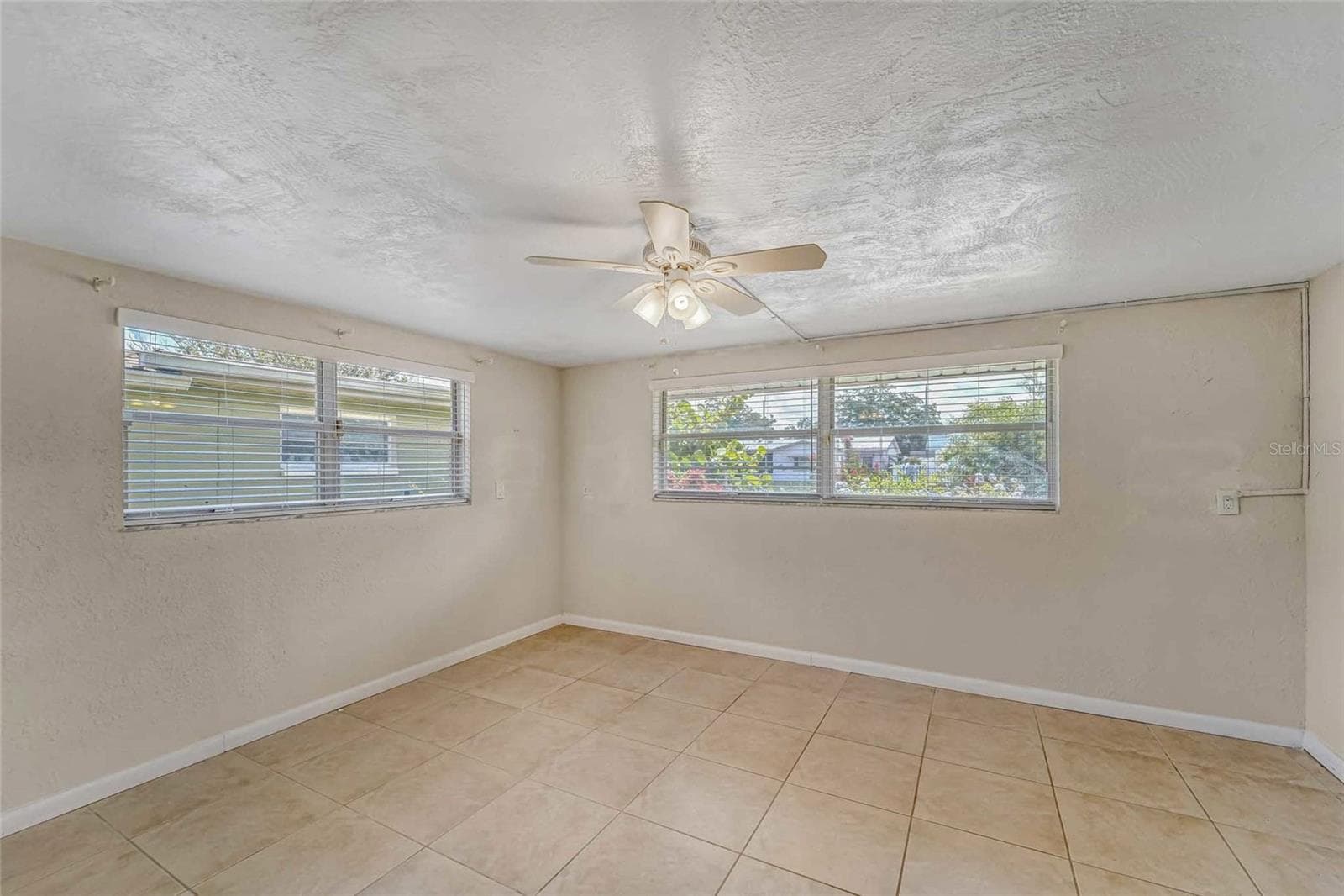 8542 BETTY STREET — photo 25 of 32