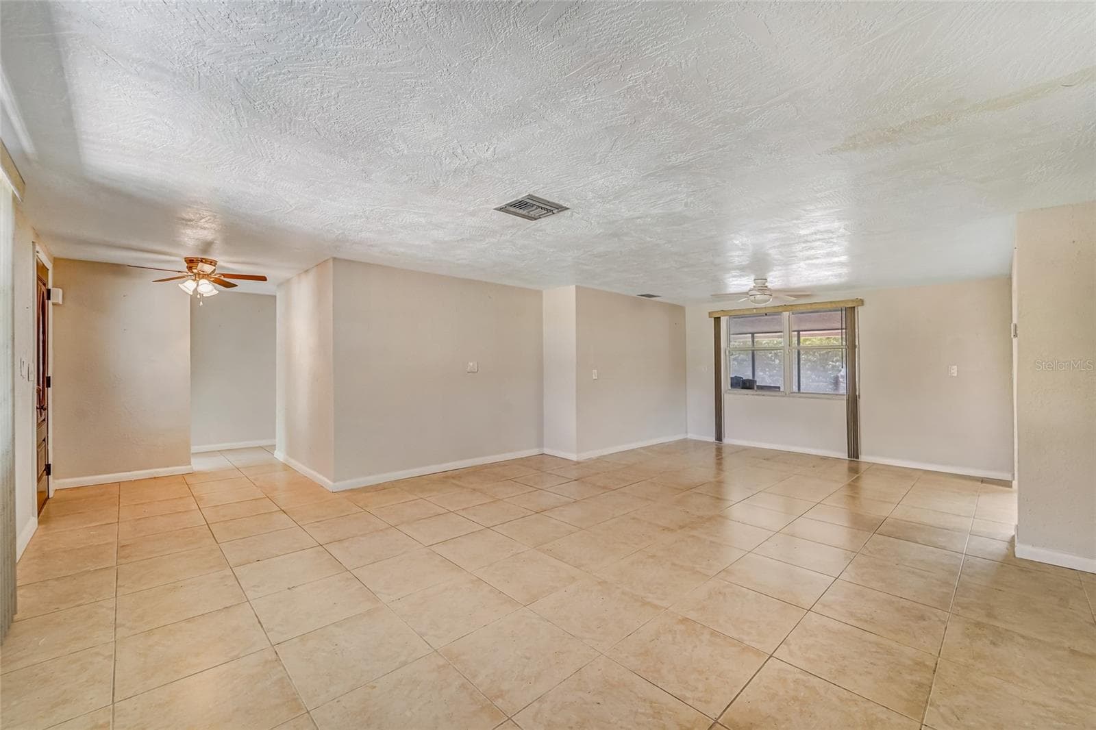 8542 BETTY STREET — photo 11 of 32