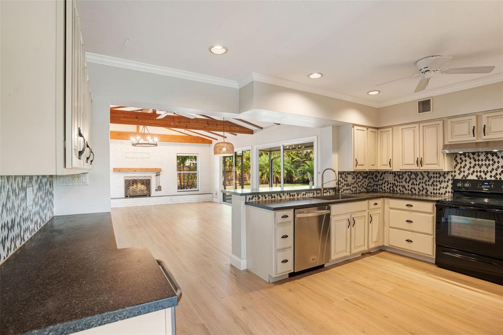 4200 DES PLAINES DRIVE — photo 13 of 32
