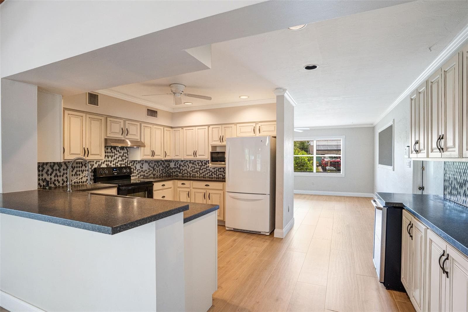 4200 DES PLAINES DRIVE — photo 15 of 32