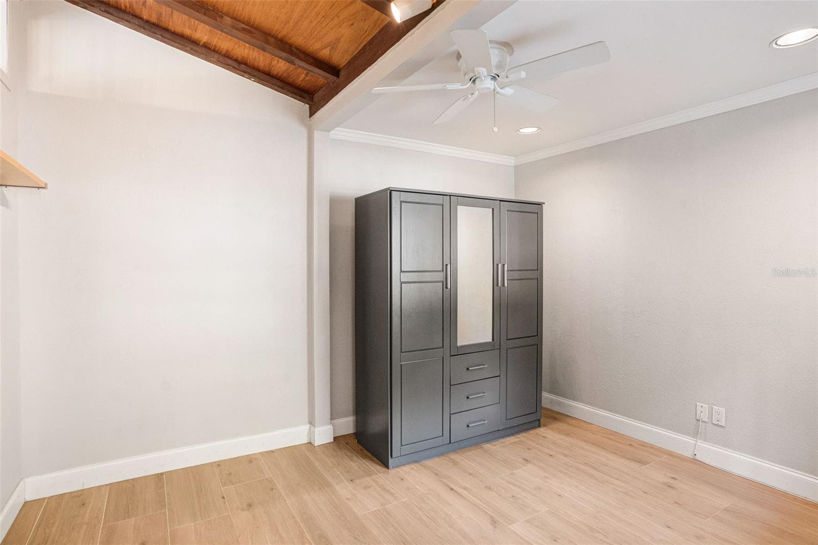 4200 DES PLAINES DRIVE — photo 19 of 32