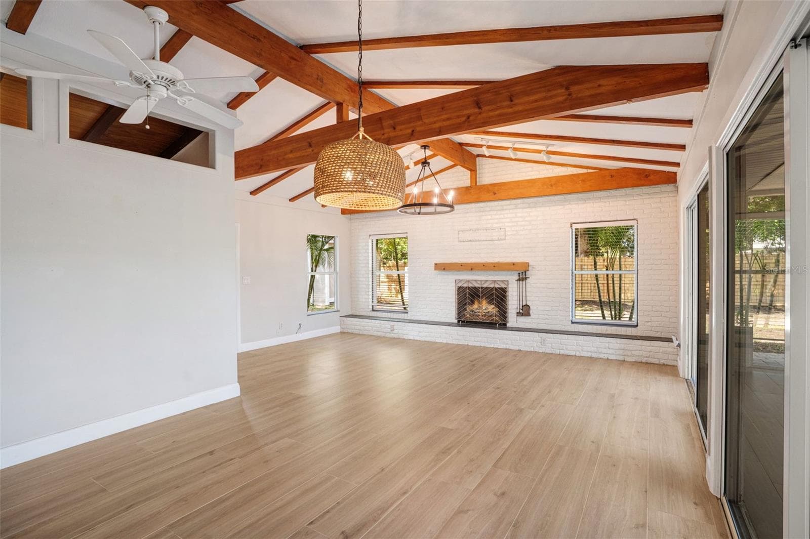 4200 DES PLAINES DRIVE — photo 17 of 32