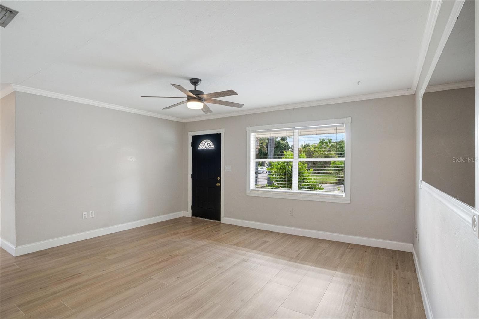 4200 DES PLAINES DRIVE — photo 11 of 32