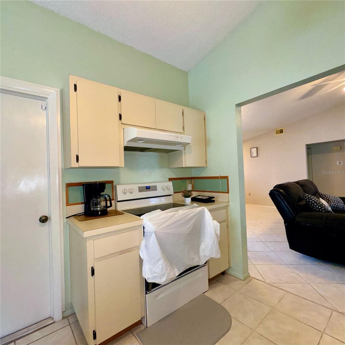 726 STILLVIEW CIRCLE — photo 18 of 44
