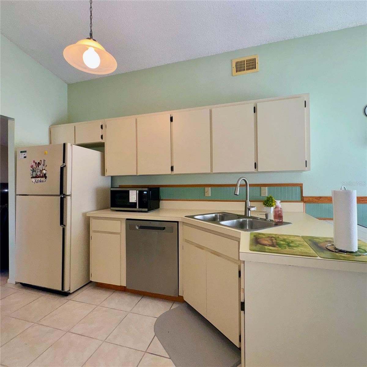 726 STILLVIEW CIRCLE — photo 17 of 44