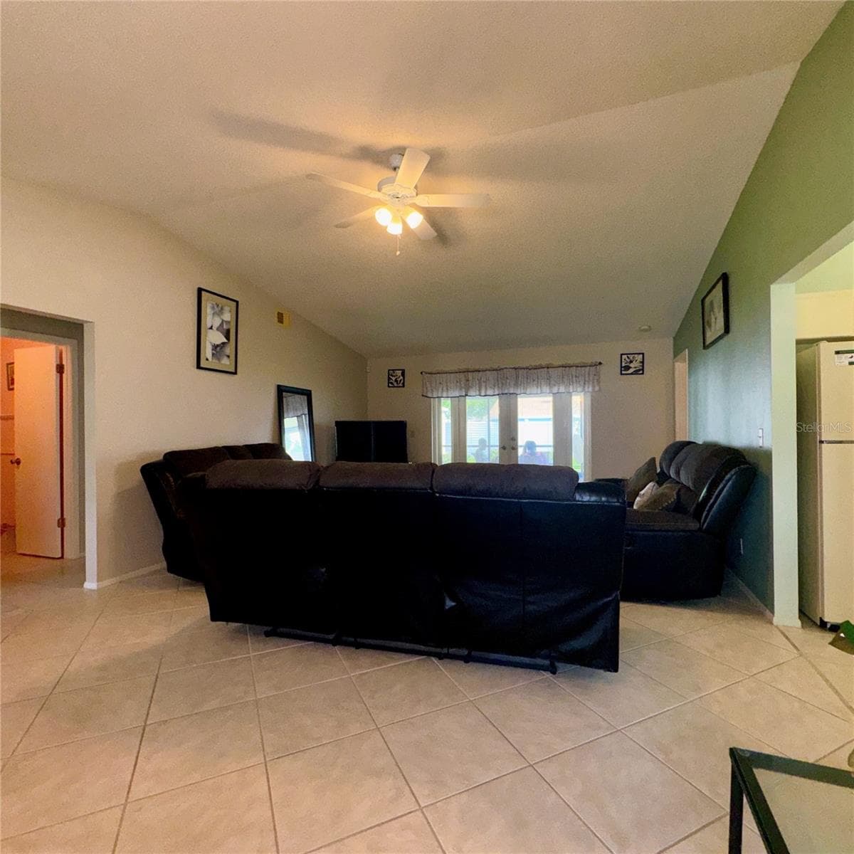 726 STILLVIEW CIRCLE — photo 11 of 44