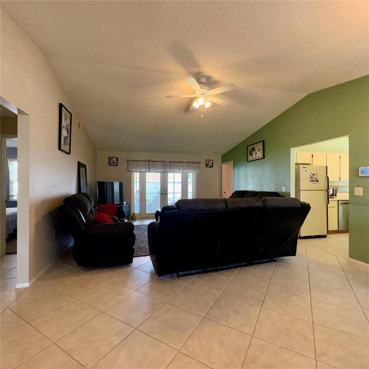 726 STILLVIEW CIRCLE — photo 9 of 44